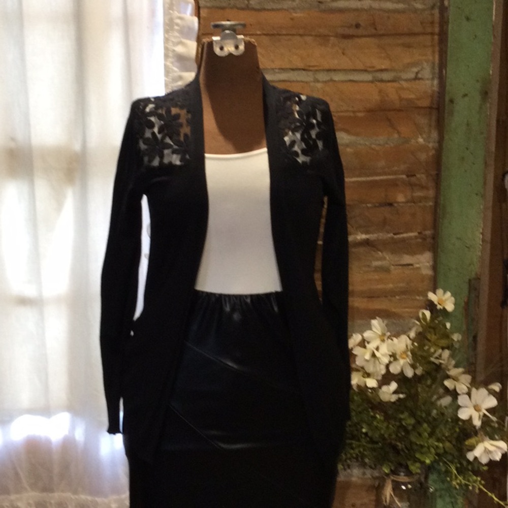 Papillon Floral Lace Back Cardigan Black